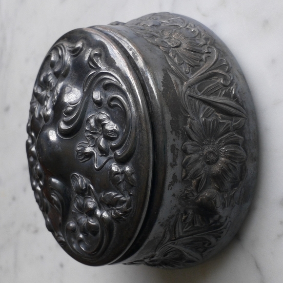 Vintage Other - Victorian Silver-Plated Repousse Jewelry Cask/Box